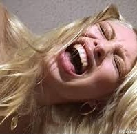 pige skriger ung teen