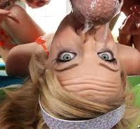 blowjob deepthroat langt ned i halsen bræk opkast